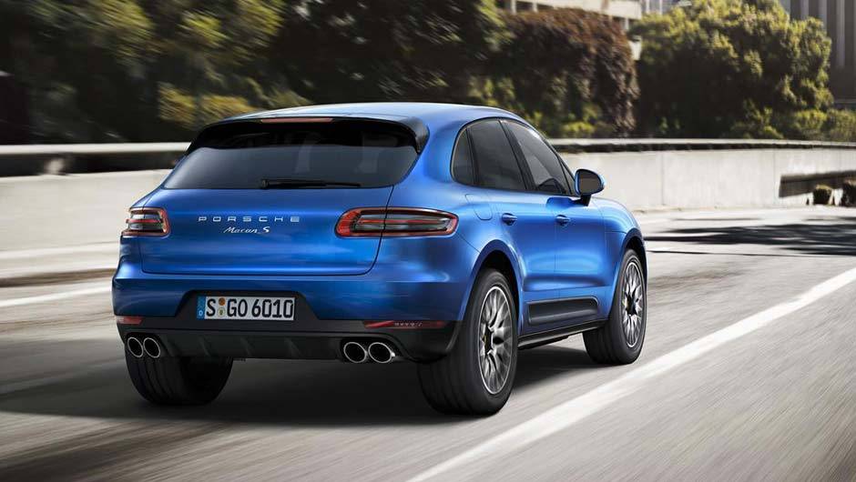 Atr&aacute;s, as lanternas horizontais invadem a tampa do porta-malas | <a href="https://beta-develop.quatrorodas.abril.com.br/noticias/saloes/los-angeles-2013/porsche-mostra-macan-760709.shtml" rel="migration">Leia mais</a>