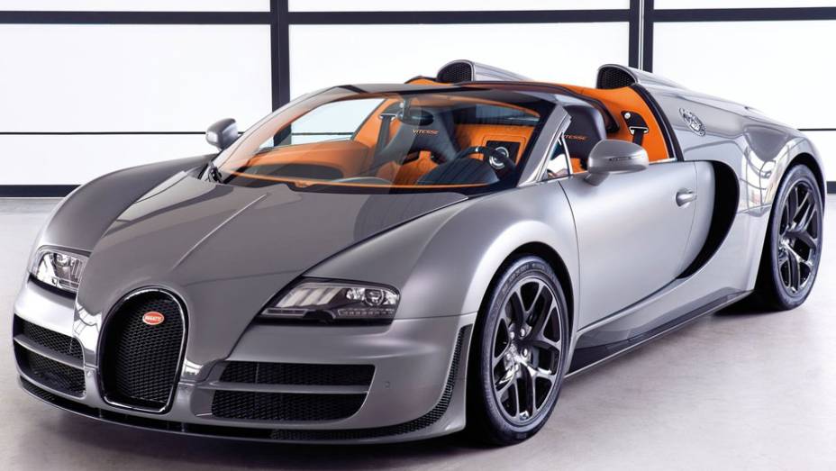 Superesportivo conta com a usina de força proporcionada pelo motor de 16 cilindros | <a href="https://beta-develop.quatrorodas.abril.com.br/saloes/genebra/2012/bugatti-veyron-grand-sport-vitesse-678489.shtml" rel="migration">Leia mais</a>