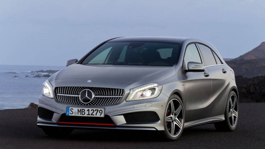 O Classe A segue o visual dos &uacute;ltimos modelos da Mercedes-Benz | <a href="https://beta-develop.quatrorodas.abril.com.br/saloes/genebra/2012/mercedes-benz-classe-678631.shtml" rel="migration">Leia mais</a>