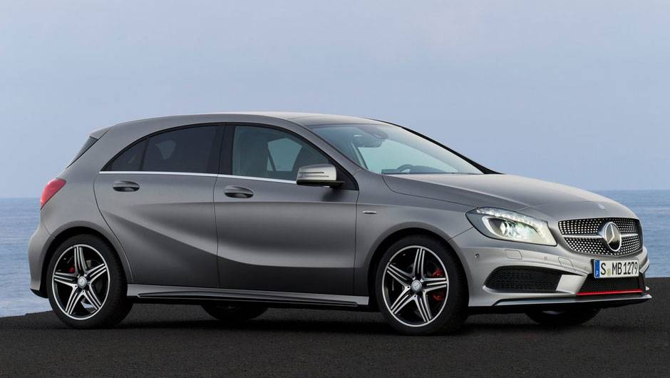 O vinco que percorre quase toda a lateral chama muita atenção | <a href="https://beta-develop.quatrorodas.abril.com.br/saloes/genebra/2012/mercedes-benz-classe-678631.shtml" rel="migration">Leia mais</a> O vinco que percorre quase toda a lateral chama muita atenção | <a href="https://beta-develop.quatrorodas.abril.com.br/saloes/genebra/2012/mercedes-benz-classe-678631.shtml" rel="migration">Leia mais</a>