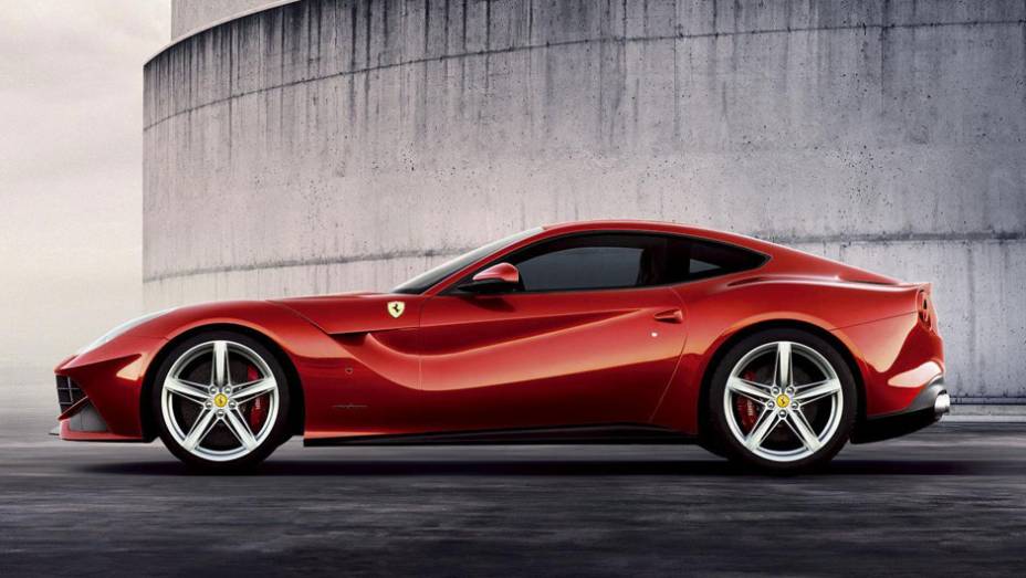 Esportivo conta com motor 6.3 V12, que gera 730 cavalos de pot&ecirc;ncia | <a href="https://beta-develop.quatrorodas.abril.com.br/saloes/genebra/2012/ferrari-f12berlinetta-678494.shtml" rel="migration">Leia mais</a>