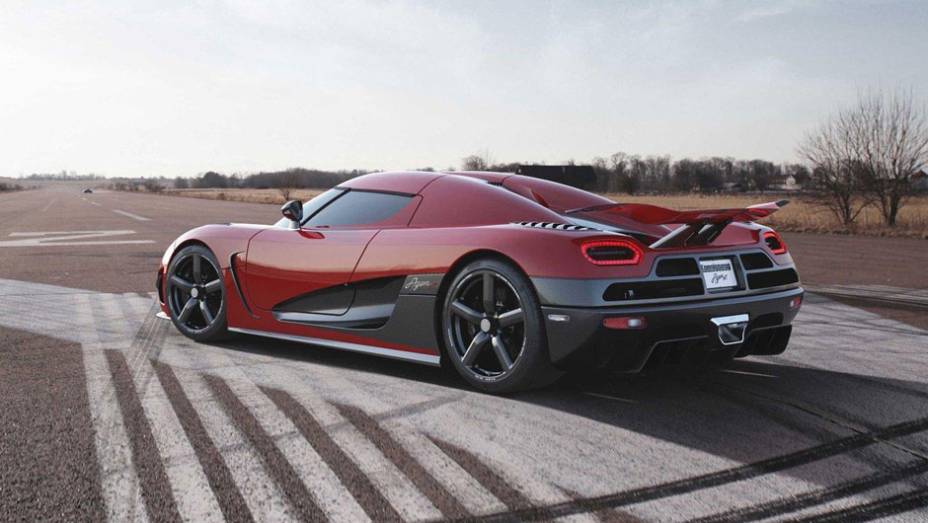 Espa&ccedil;o interno &eacute; um de seus destaques | <a href="https://beta-develop.quatrorodas.abril.com.br/saloes/genebra/2012/koenigsegg-agera-r-678731.shtml" rel="migration">Leia mais</a>