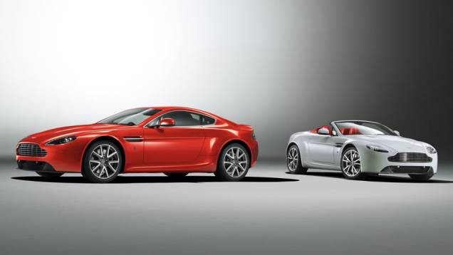 Câmbio opcional de seis marchas foi substituído por um de sete velocidades | <a href="https://beta-develop.quatrorodas.abril.com.br/saloes/genebra/2012/aston-martin-v8-vantage-678482.shtml" rel="migration">Leia mais</a> Câmbio opcional de seis marchas foi substituído por um de sete velocidades | <a href="https://beta-develop.quatrorodas.abril.com.br/saloes/genebra/2012/aston-martin-v8-vantage-678482.shtml" rel="migration">Leia mais</a>