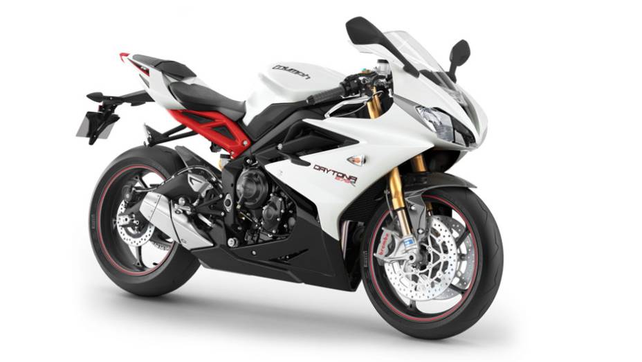 Triumph apresenta Daytona 675R no Brasil | <a href="https://beta-develop.quatrorodas.abril.com.br/moto/noticias/triumph-lanca-daytona-675r-street-triple-741449.shtml" rel="migration">Leia mais</a>