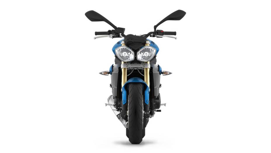 O objetivo da motocicleta, remodelada, é oferecer experiência de pilotagem, com muito desempenho e diversão | <a href="%20https://beta-develop.quatrorodas.abril.com.br/moto/noticias/triumph-lanca-daytona-675r-street-triple-741449.shtml" rel="migration">Leia mais</a>