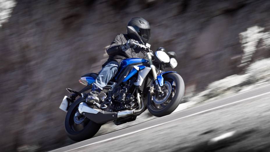 Seu torque máximo é de 6,12 mkgf a 8.300 rpm | <a href="https://beta-develop.quatrorodas.abril.com.br/moto/noticias/triumph-lanca-daytona-675r-street-triple-741449.shtml" rel="migration">Leia mais</a> Seu torque máximo é de 6,12 mkgf a 8.300 rpm | <a href="https://beta-develop.quatrorodas.abril.com.br/moto/noticias/triumph-lanca-daytona-675r-street-triple-741449.shtml" rel="migration">Leia mais</a>