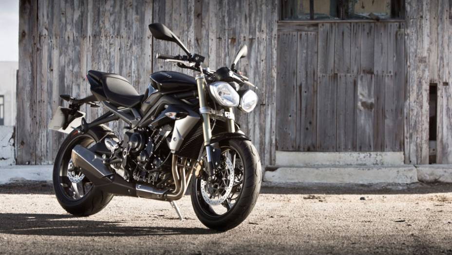 Triumph apresenta Street Triple 675 no Brasil | <a href="https://beta-develop.quatrorodas.abril.com.br/moto/noticias/triumph-lanca-daytona-675r-street-triple-741449.shtml" rel="migration">Leia mais</a>