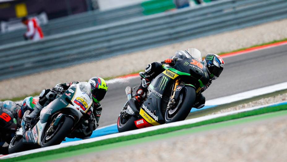 Bradley Smith garantiu o sexto lugar no grid de largada | <a href="https://beta-develop.quatrorodas.abril.com.br/moto/noticias/motogp-crutchlow-conquista-pole-assen-745300.shtml" rel="migration">Leia mais</a> Bradley Smith garantiu o sexto lugar no grid de largada | <a href="https://beta-develop.quatrorodas.abril.com.br/moto/noticias/motogp-crutchlow-conquista-pole-assen-745300.shtml" rel="migration">Leia mais</a>