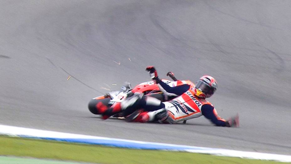 Espanhol quebrou um dedo m&iacute;nimo da m&atilde;o e o ded&atilde;o do p&eacute; | <a href="https://beta-develop.quatrorodas.abril.com.br/moto/noticias/motogp-crutchlow-conquista-pole-assen-745300.shtml" rel="migration">Leia mais</a>