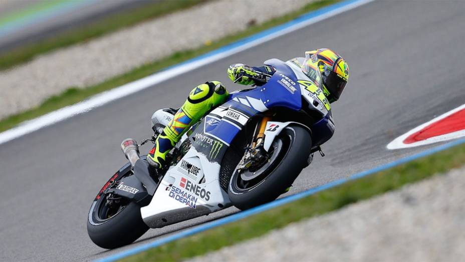 Valentino Rossi conquistou o quarto melhor tempo | <a href="https://beta-develop.quatrorodas.abril.com.br/moto/noticias/motogp-crutchlow-conquista-pole-assen-745300.shtml" rel="migration">Leia mais</a>