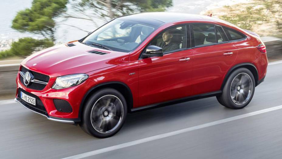 Pacote aerodin&acirc;mico AMG &eacute; completado por rodas de 21 polegadas | <a href="https://beta-develop.quatrorodas.abril.com.br/noticias/fabricantes/mercedes-divulga-oficialmente-nova-gle-820013.shtml" rel="migration">Leia mais</a>