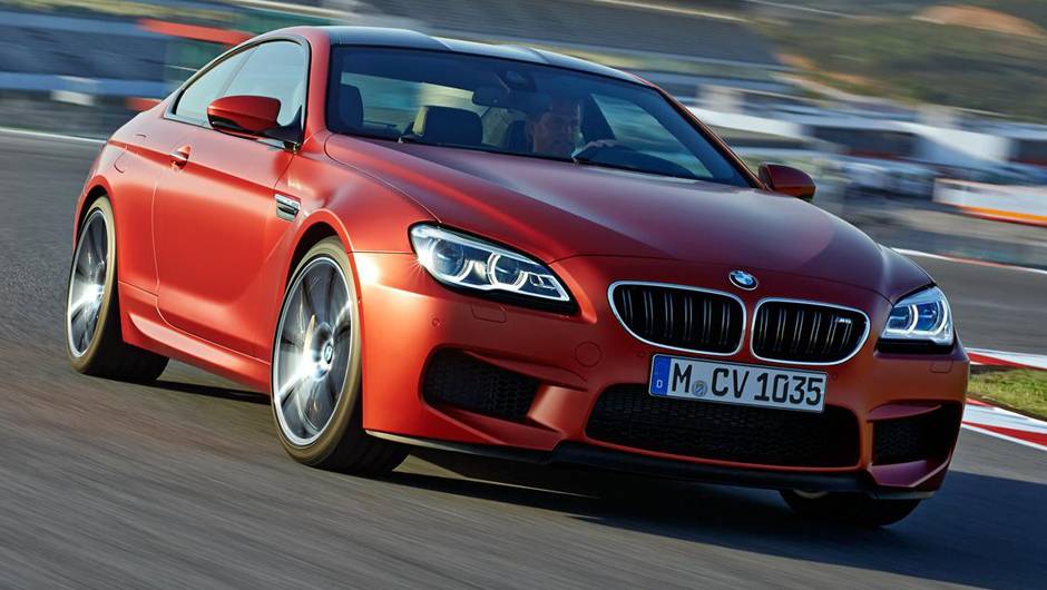 Foco principal das mudan&ccedil;as foi no para-choque e far&oacute;is dianteiros | <a href="https://beta-develop.quatrorodas.abril.com.br/noticias/saloes/detroit-2015/bmw-apresenta-nova-familia-serie-6-820099.shtml" rel="migration">Leia mais</a>