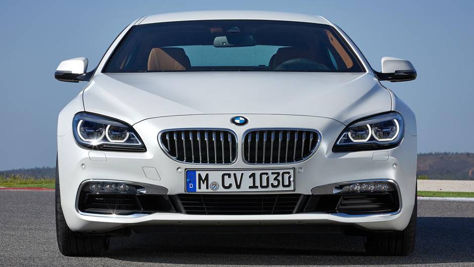 Porte e eleg&acirc;ncia continuam no modelo da BMW | <a href="https://beta-develop.quatrorodas.abril.com.br/noticias/saloes/detroit-2015/bmw-apresenta-nova-familia-serie-6-820099.shtml" rel="migration">Leia mais</a>
