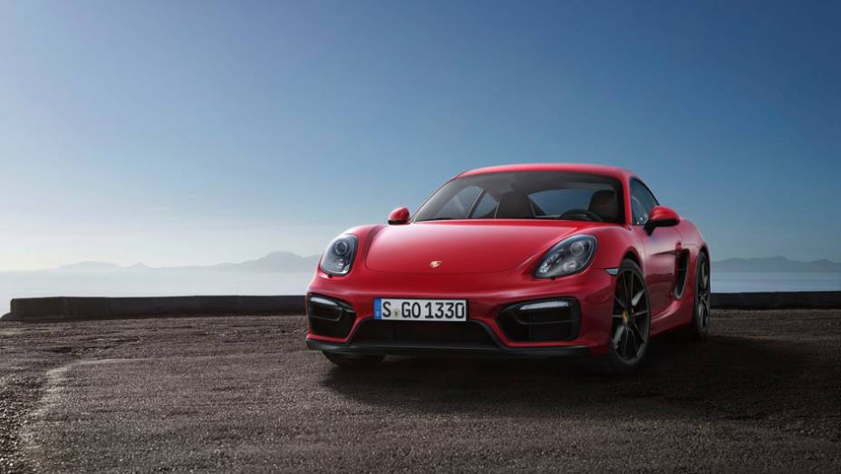 O modelo tem 340 cavalos de potência. | <a href="https://beta-develop.quatrorodas.abril.com.br/noticias/fabricantes/porsche-lanca-boxster-gts-cayman-gts-777156.shtml" rel="migration">Leia mais</a>