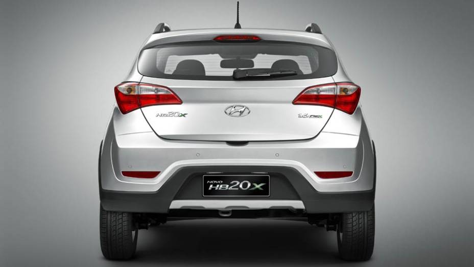 O HB20X será oferecido apenas com o motor 1.6 16V Flex, de 128 cv | <a href="https://beta-develop.quatrorodas.abril.com.br/carros/lancamentos/hyundai-hb20x-731727.shtml" rel="migration">Leia mais</a>