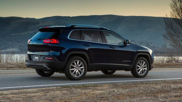 | <a href="https://beta-develop.quatrorodas.abril.com.br/saloes/new-york/2013/jeep-cherokee-737016.shtml" rel="migration">Leia mais</a> | <a href="https://beta-develop.quatrorodas.abril.com.br/saloes/new-york/2013/jeep-cherokee-737016.shtml" rel="migration">Leia mais</a>