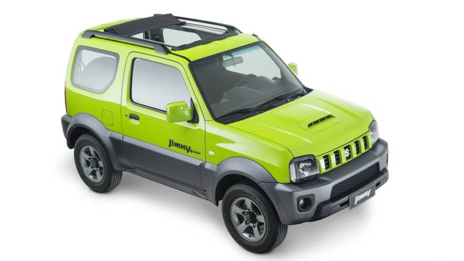 Serão vendidas quatro versões no Brasil, incluindo a 4SUN, equipada com teto solar | <a href="%20https://beta-develop.quatrorodas.abril.com.br/carros/lancamentos/suzuki-jimny-734410.shtml" rel="migration">Leia mais</a>