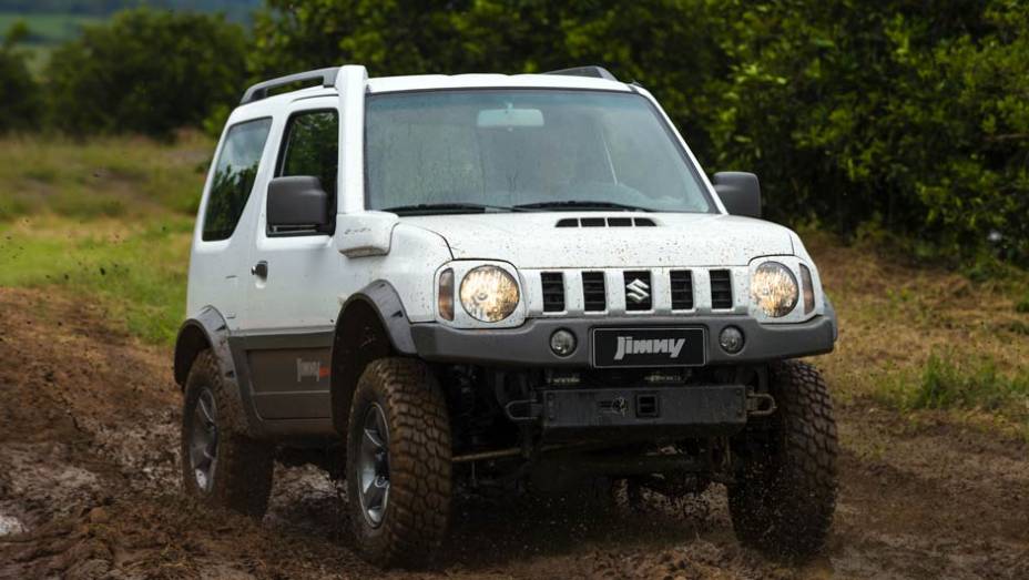 Em todas elas o motor será o mesmo 1.3 de 85 cv | <a href="https://beta-develop.quatrorodas.abril.com.br/carros/lancamentos/suzuki-jimny-734410.shtml" rel="migration">Leia mais</a>