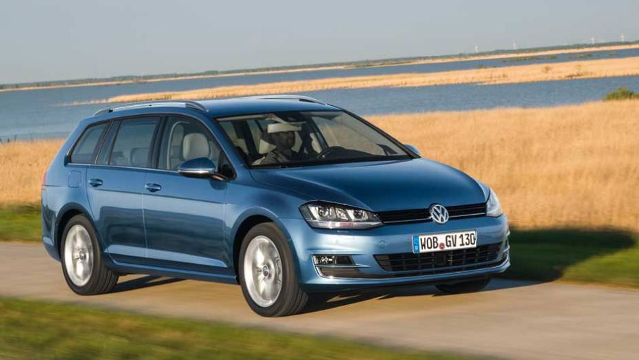 Quase dois anos após a despedida da Jetta Variant, a VW traz uma nova perua ao país: é a Golf Variant | <a href="https://beta-develop.quatrorodas.abril.com.br/noticias/fabricantes/vw-lanca-golf-variant-868081.shtml" rel="migration">Leia mais</a>