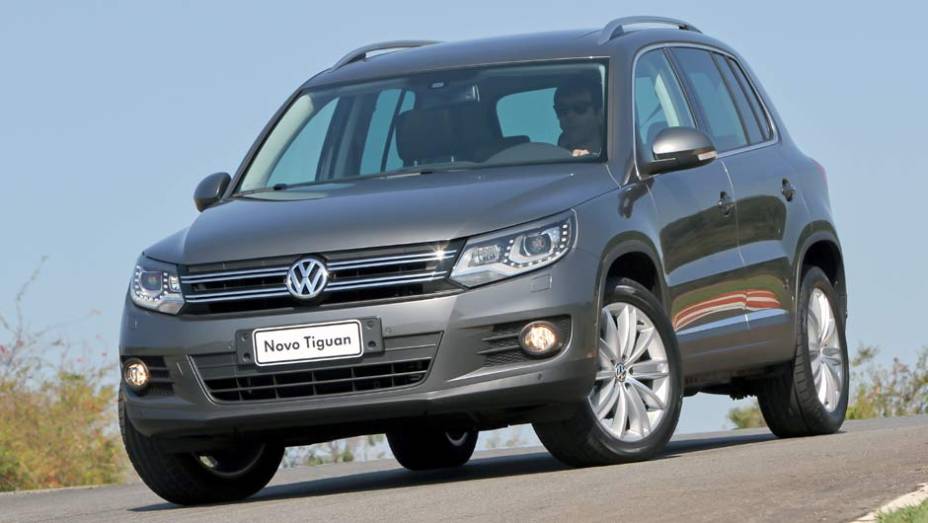 Modelo passou pelo seu primeiro face-lift | <a href="https://beta-develop.quatrorodas.abril.com.br/carros/lancamentos/volkswagen-tiguan-640848.shtml" rel="migration">Leia mais</a>