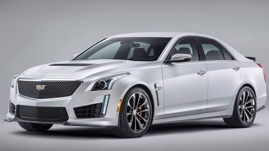 A marca ainda vai oferecer um pacote de componentes em fibra de carbono como opcional | <a href="https://beta-develop.quatrorodas.abril.com.br/noticias/saloes/detroit-2015/cadillac-revela-novo-cts-v-820740.shtml" target="_blank" rel="migration">Leia mais</a>