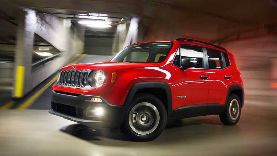 Eis o lançamento mais aguardado do ano: o Jeep Renegade chega ao país em três versões de acabamento; esta é a versão de entrada Sport | <a href="https://beta-develop.quatrorodas.abril.com.br/noticias/fabricantes/saiba-tudo-jeep-renegade-850580.shtml" target="_blank" rel="migration">Leia m</a>