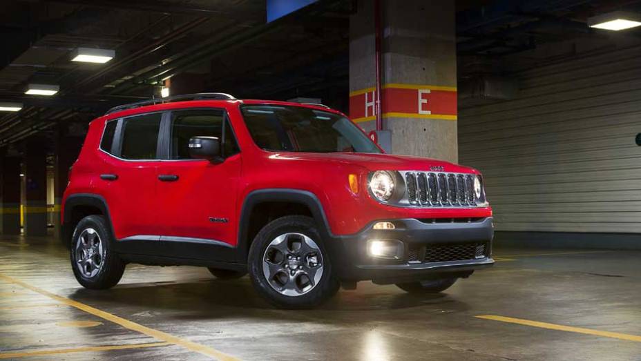 Partndo de R$ 69.900, o Renegade Sport será vendido com motorizações 1.8 e.torQ Flex (130 cv com etanol) e 2.0 turbodiesel (170 cv) | <a href="https://beta-develop.quatrorodas.abril.com.br/noticias/fabricantes/saiba-tudo-jeep-renegade-850580.shtml" target="_blank" rel="migration">Leia mai</a>