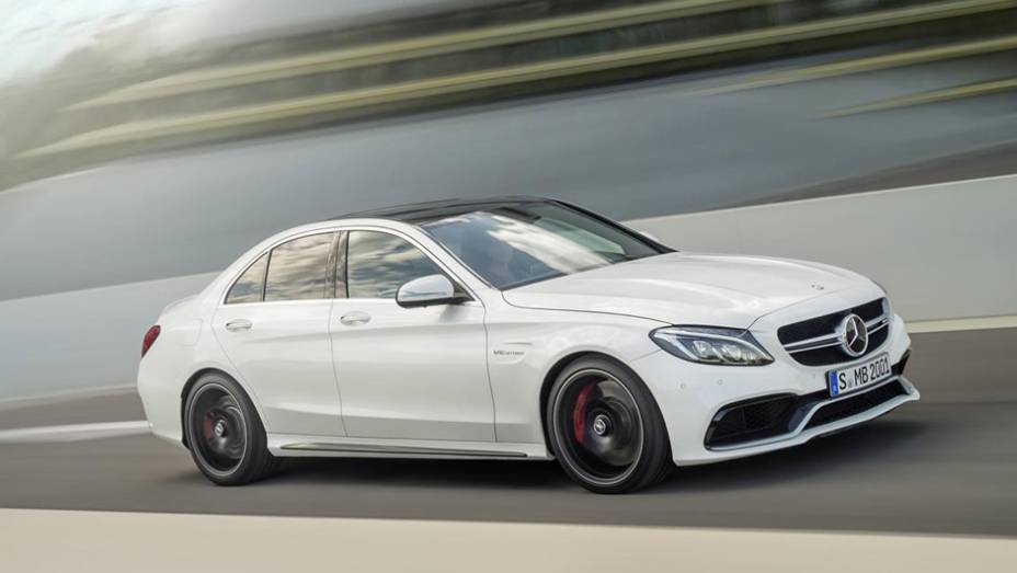 O C63 AMG ainda não tem data para chegar ao Brasil | <a href="https://beta-develop.quatrorodas.abril.com.br/noticias/saloes/paris-2014/mercedes-benz-revela-detalhes-novo-c63-amg-802146.shtml" rel="migration">Leia mais</a>