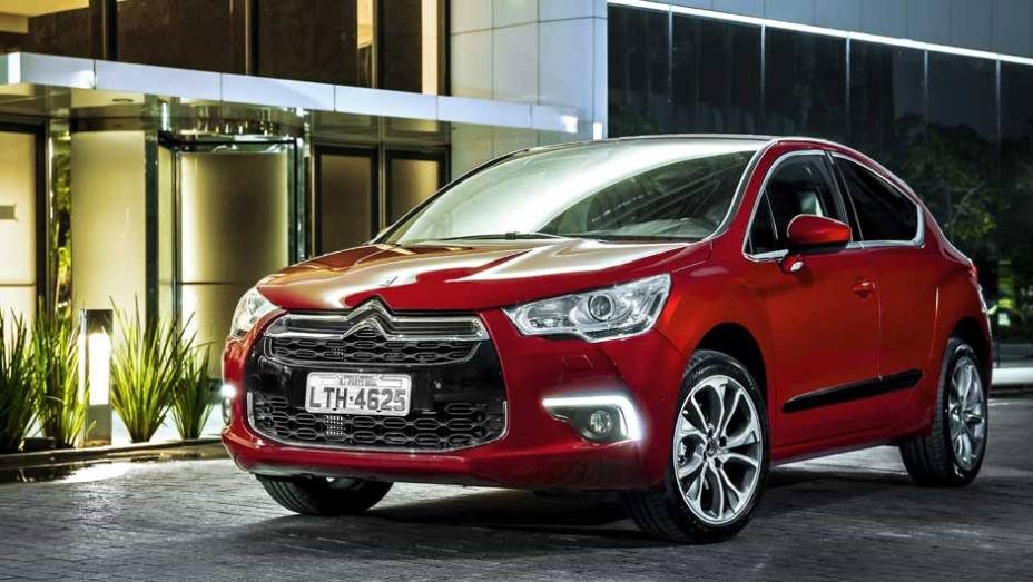 O terceiro membro da família DS chegou ao Brasil: conheça o DS4 | <a href="https://beta-develop.quatrorodas.abril.com.br/carros/lancamentos/citroen-ds4-734568.shtml" rel="migration">Leia mais</a> O terceiro membro da família DS chegou ao Brasil: conheça o DS4 | <a href="https://beta-develop.quatrorodas.abril.com.br/carros/lancamentos/citroen-ds4-734568.shtml" rel="migration">Leia mais</a>