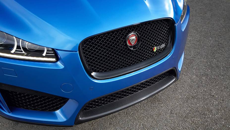 A XFR-S Sportbrake será vendida por 82.495 libras esterlinas, o equivalente a pouco mais de 321 mil reais | <a href="https://beta-develop.quatrorodas.abril.com.br/noticias/saloes/genebra-2014/jaguar-mostra-xkr-s-sportbrake-774542.shtml" rel="migration">Leia mais</a> A XFR-S Sportbrake será vendida por 82.495 libras esterlinas, o equivalente a pouco mais de 321 mil reais | <a href="https://beta-develop.quatrorodas.abril.com.br/noticias/saloes/genebra-2014/jaguar-mostra-xkr-s-sportbrake-774542.shtml" rel="migration">Leia mais</a>