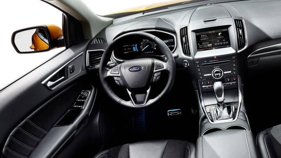 Por dentro as alterações foram mais discretas, com novas saídas de ar-condicionado e revestimentos | <a href="https://beta-develop.quatrorodas.abril.com.br/noticias/saloes/paris-2014/ford-apresenta-novo-edge-787116.shtml" rel="migration">Leia mais</a>