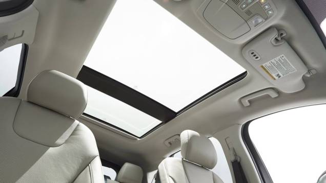 O enorme teto solar panorâmico é vendido como opcional | <a href="https://beta-develop.quatrorodas.abril.com.br/noticias/saloes/paris-2014/ford-apresenta-novo-edge-787116.shtml" rel="migration">Leia mais</a> O enorme teto solar panorâmico é vendido como opcional | <a href="https://beta-develop.quatrorodas.abril.com.br/noticias/saloes/paris-2014/ford-apresenta-novo-edge-787116.shtml" rel="migration">Leia mais</a>