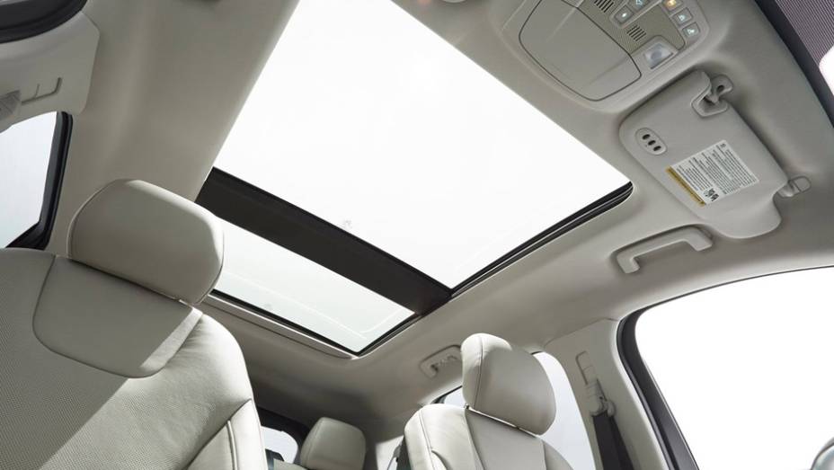O enorme teto solar panorâmico é vendido como opcional | <a href="https://beta-develop.quatrorodas.abril.com.br/noticias/saloes/paris-2014/ford-apresenta-novo-edge-787116.shtml" rel="migration">Leia mais</a> O enorme teto solar panorâmico é vendido como opcional | <a href="https://beta-develop.quatrorodas.abril.com.br/noticias/saloes/paris-2014/ford-apresenta-novo-edge-787116.shtml" rel="migration">Leia mais</a>
