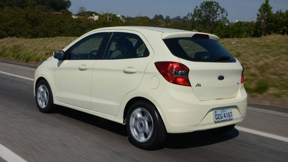 Rodas de liga leve tamb&eacute;m equipam o Ka SEL | <a href="https://beta-develop.quatrorodas.abril.com.br/carros/lancamentos/novo-ford-ka-792257.shtml" rel="migration">Leia mais</a>