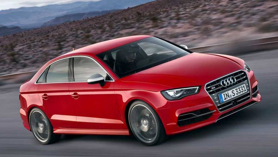 Quem gosta de esportivos pode levar para casa o S3 | <a href="https://beta-develop.quatrorodas.abril.com.br/saloes/new-york/2013/audi-a3-s3-sedan-737169.shtml" rel="migration">Leia mais</a>