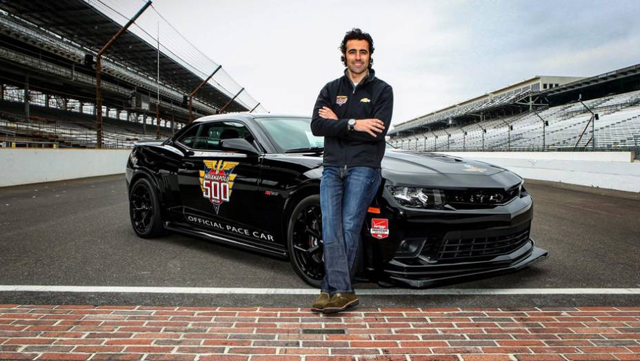 A Verizon Indycar Series apresentou seu novo Pace Car | <a href="https://beta-develop.quatrorodas.abril.com.br/noticias/fabricantes/f-indy-apresenta-seu-novo-pace-car-chevrolet-camaro-z-28-777840.shtml" rel="migration">Leia mais</a>