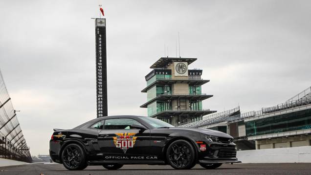 Quatro brasileiros venceram a prova, Emerson Fittipaldi, em 1989 e 1993, Hélio Castroneves, em 2001, 2002 e 2009, Gil de Ferran, em 2003 e Tony Kanann venceu no ano passado | <a href="https://beta-develop.quatrorodas.abril.com.br/noticias/fabricantes/f-indy-apresenta-s" rel="migration"></a> Quatro brasileiros venceram a prova, Emerson Fittipaldi, em 1989 e 1993, Hélio Castroneves, em 2001, 2002 e 2009, Gil de Ferran, em 2003 e Tony Kanann venceu no ano passado | <a href="https://beta-develop.quatrorodas.abril.com.br/noticias/fabricantes/f-indy-apresenta-s" rel="migration"></a>