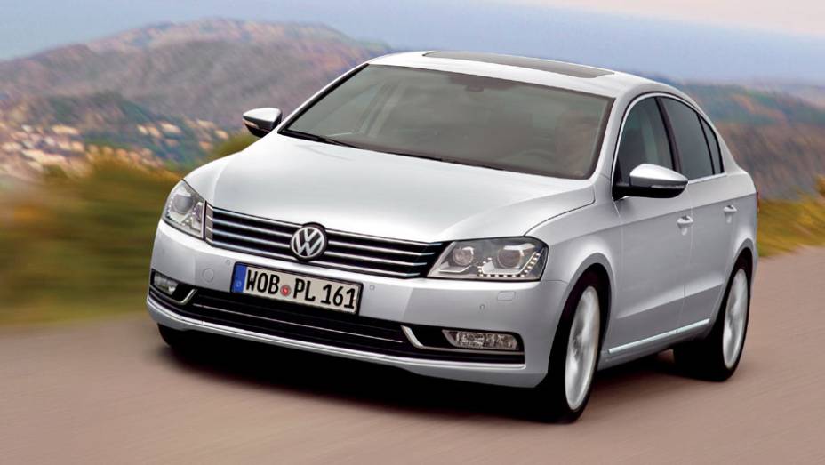 A &uacute;ltima reestiliza&ccedil;&atilde;o do Passat foi feita em 2010, com a nova identidade visual da empresa, caracterizada por far&oacute;is mais retangulares e a grade filetada
