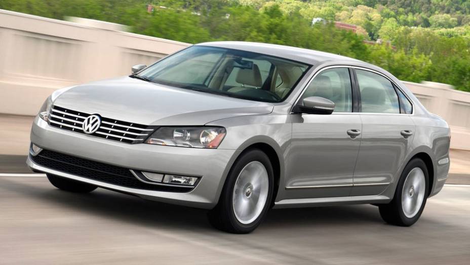 Ao contr&aacute;rio das antigas gera&ccedil;&otilde;es, a VW lan&ccedil;ou um Passat exclusivamente para os EUA; revelado em 2011, ele &eacute; 11 cent&iacute;metros mais longo que o parente europeu (4,87 metros contra 4,76 metros)