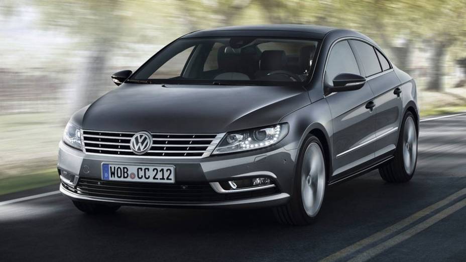 Acompanhando o Passat, a marca de Wolfsburg deu um tapa no visual do Passat CC; junto com a mudan&ccedil;a visual veio um novo nome: agora ele se chama apenas CC