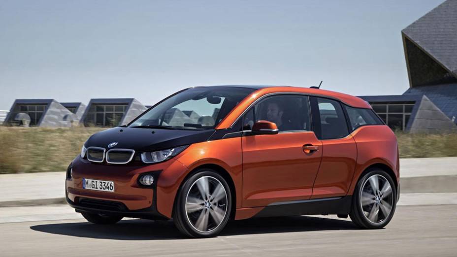 Esta é a versão final do i3, primeiro compacto 100% sustentável da BMW | <a href="https://beta-develop.quatrorodas.abril.com.br/saloes/frankfurt/2013/bmw-i3-753151.shtml" rel="migration">Leia mais</a>