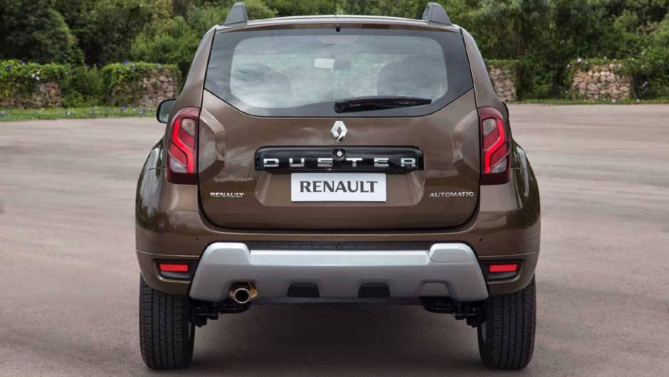 SUV ser&aacute; vendido em duas vers&otilde;es de acabamento (Expression e Dynamique) e duas op&ccedil;&otilde;es de tra&ccedil;&atilde;o (4x2 e 4x4) | <a href="https://beta-develop.quatrorodas.abril.com.br/noticias/fabricantes/renault-duster-2016-estreia-novo-visual-852094.shtml" target="_blank" rel="migration">Leia mais</a>