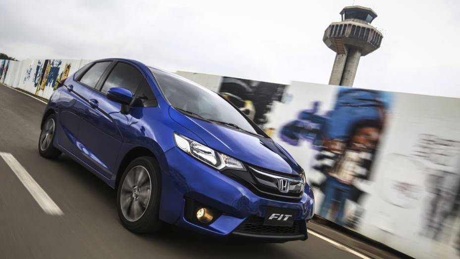 Maior e com design mais esportivo, o Fit chega à terceira geração | <a href="https://beta-develop.quatrorodas.abril.com.br/carros/lancamentos/novo-honda-fit-781163.shtml" rel="migration">Leia mais</a>