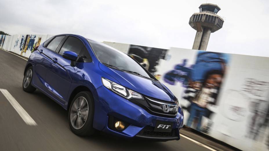 Maior e com design mais esportivo, o Fit chega &agrave; terceira gera&ccedil;&atilde;o | <a href="https://beta-develop.quatrorodas.abril.com.br/carros/lancamentos/novo-honda-fit-781163.shtml" rel="migration">Leia mais</a>