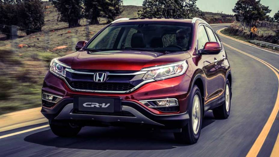 As principais mudanças aconteceram na frente, que traz novos faróis e grade frontal redesenhada | <a href="https://beta-develop.quatrorodas.abril.com.br/noticias/fabricantes/honda-cr-v-reestilizado-chega-r-134-900-882983.shtml" target="_blank" rel="migration">Leia mais</a>