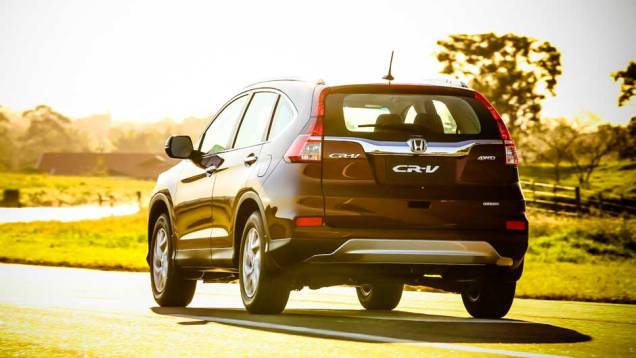 O SUV passa a ser importado do México apenas na versão EXL 4x4, custando R$ 134.900 | <a href="https://beta-develop.quatrorodas.abril.com.br/noticias/fabricantes/honda-cr-v-reestilizado-chega-r-134-900-882983.shtml" target="_blank" rel="migration">Leia mais</a> O SUV passa a ser importado do México apenas na versão EXL 4x4, custando R$ 134.900 | <a href="https://beta-develop.quatrorodas.abril.com.br/noticias/fabricantes/honda-cr-v-reestilizado-chega-r-134-900-882983.shtml" target="_blank" rel="migration">Leia mais</a>