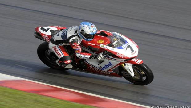 Checa é campeão do Mundial de SBK