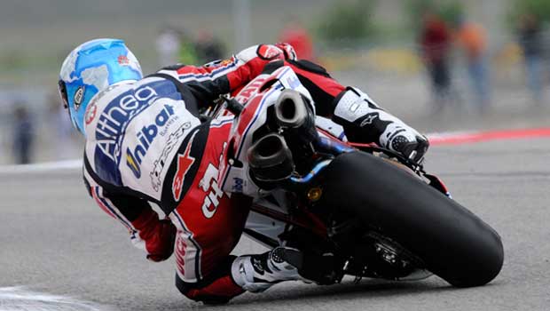 Checa domina SBK nos EUA