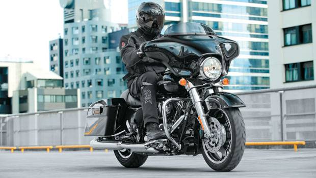 H-D FLHX Touring Street Glide 103