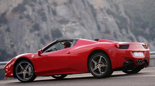 Ferrari quer reunir 1.000 de seus modelos